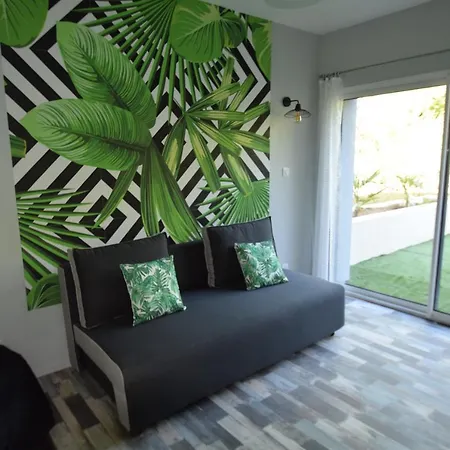 Villa Villa With 4 Bedrooms In Mostuejouls With Wonderful Lake View Private Pool Enclosed Garden 50 M From The Beach Mostuéjouls