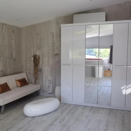 Villa Villa With 4 Bedrooms In Mostuejouls With Wonderful Lake View Private Pool Enclosed Garden 50 M From The Beach *
