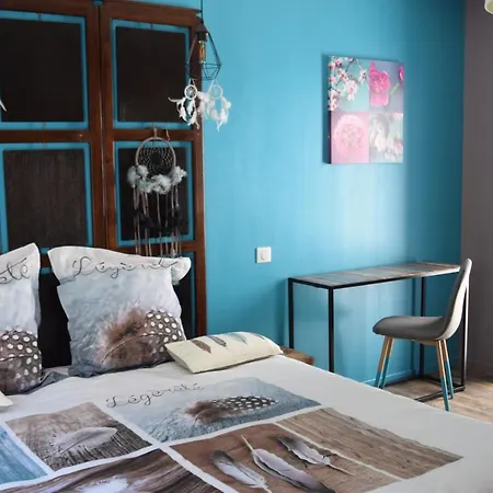 Villa With 4 Bedrooms In Mostuejouls With Wonderful Lake View Private Pool Enclosed Garden 50 M From The Beach * Mostuéjouls