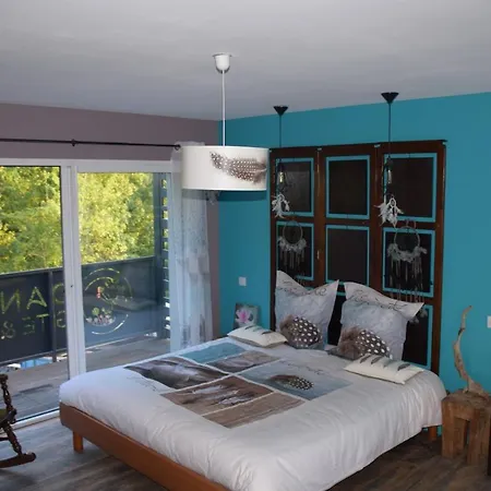Villa With 4 Bedrooms In Mostuejouls With Wonderful Lake View Private Pool Enclosed Garden 50 M From The Beach Mostuéjouls