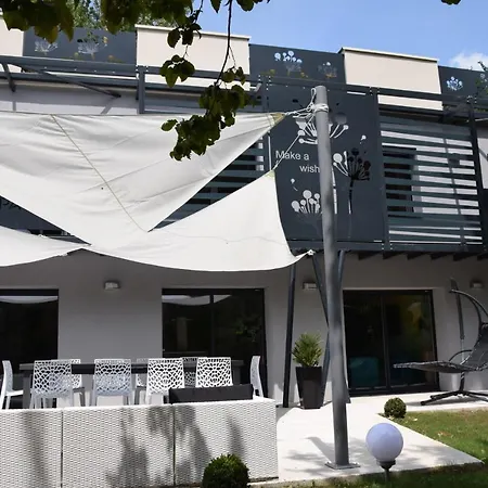 Villa With 4 Bedrooms In Mostuejouls With Wonderful Lake View Private Pool Enclosed Garden 50 M From The Beach Mostuéjouls